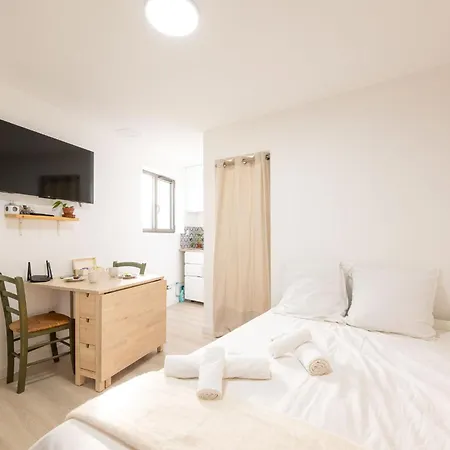 Appartement Neuf Et Cosy, Proche Lyon, Parking *