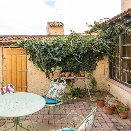 Appartement Neuf Et Cosy, Proche Lyon, Parking *